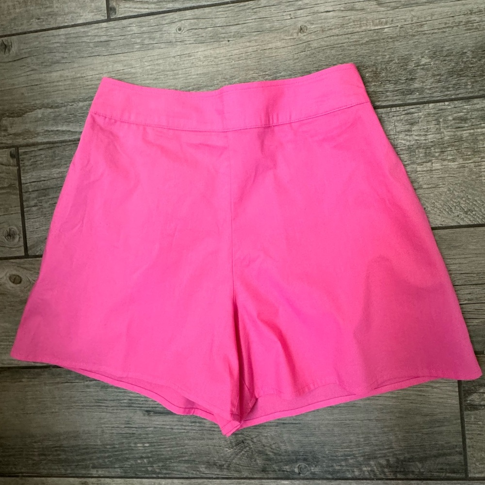 New! High-rise, hot, pink express shorts🩷